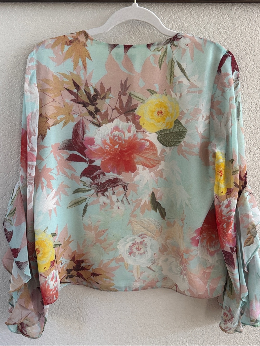 Vince Camuto Floral Peonies V-Neck Ruffle Sleeve Blouse